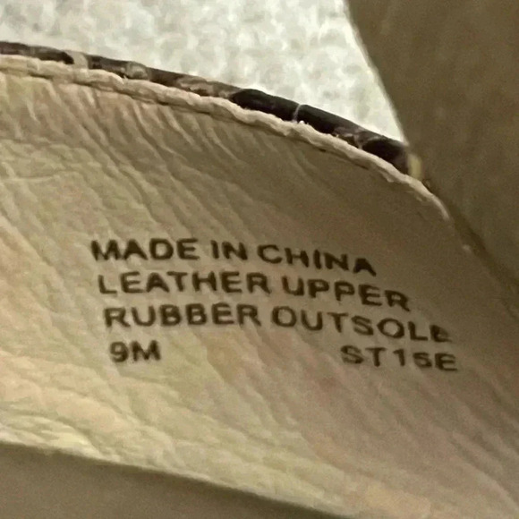 EUC Michael-Michael Kors Snakeskin T Strap Sandals sz 9 - Picture 6 of 6